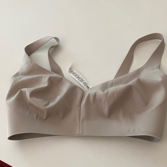 lululemon athletica Other - NEW Lululemon Sports Bra
